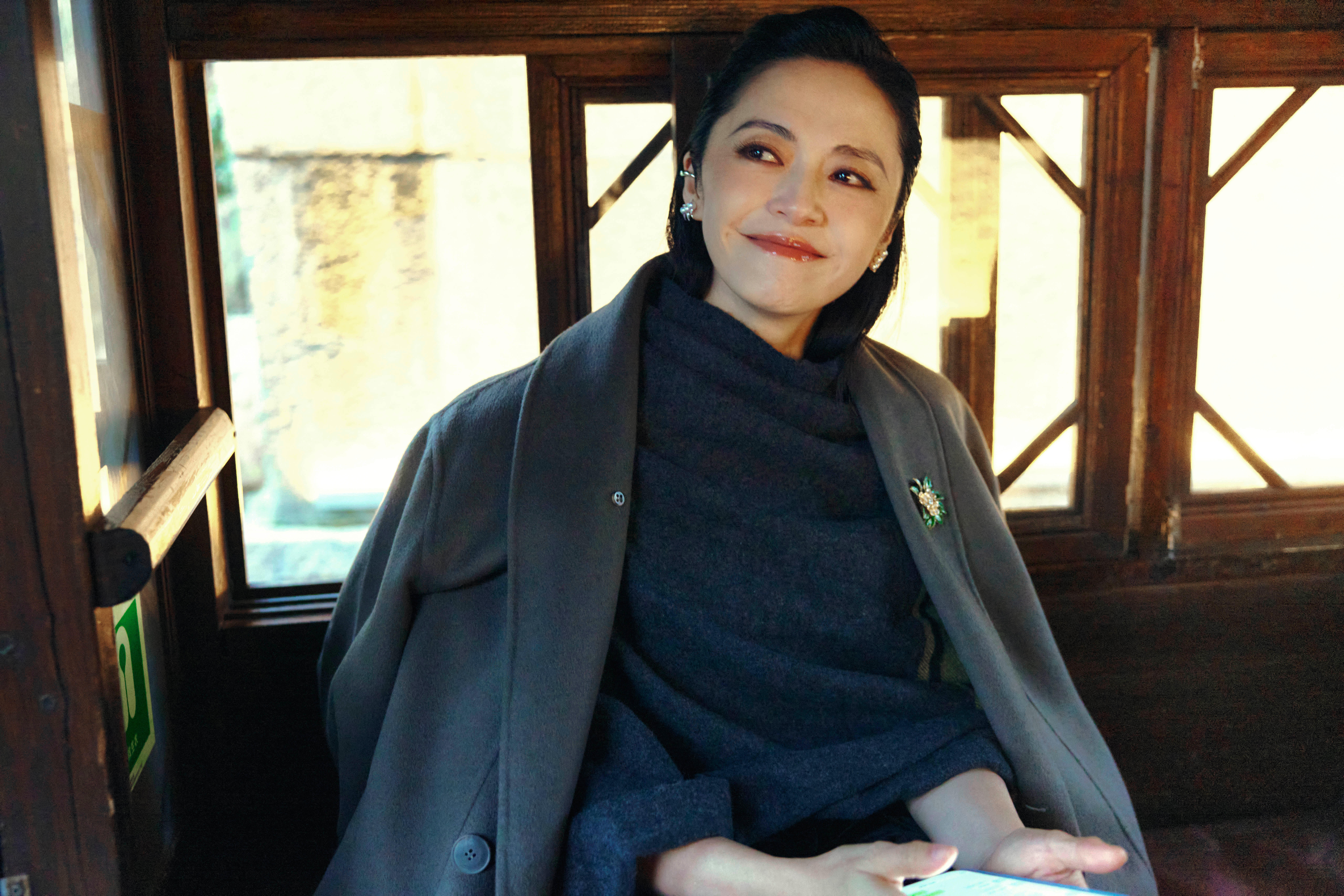 姚晨开屏气场姚晨美得太超过了谁还没被姚晨这组开屏狠狠惊艳到！高级感直接拉满，眼神