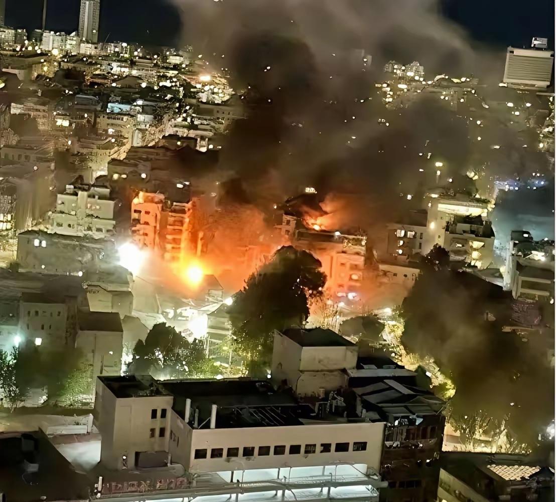 ​从伊拉克传出悲惨的消息，美国驻伊拉克大使馆突然间被炸了，伊明用无人机来袭击这个