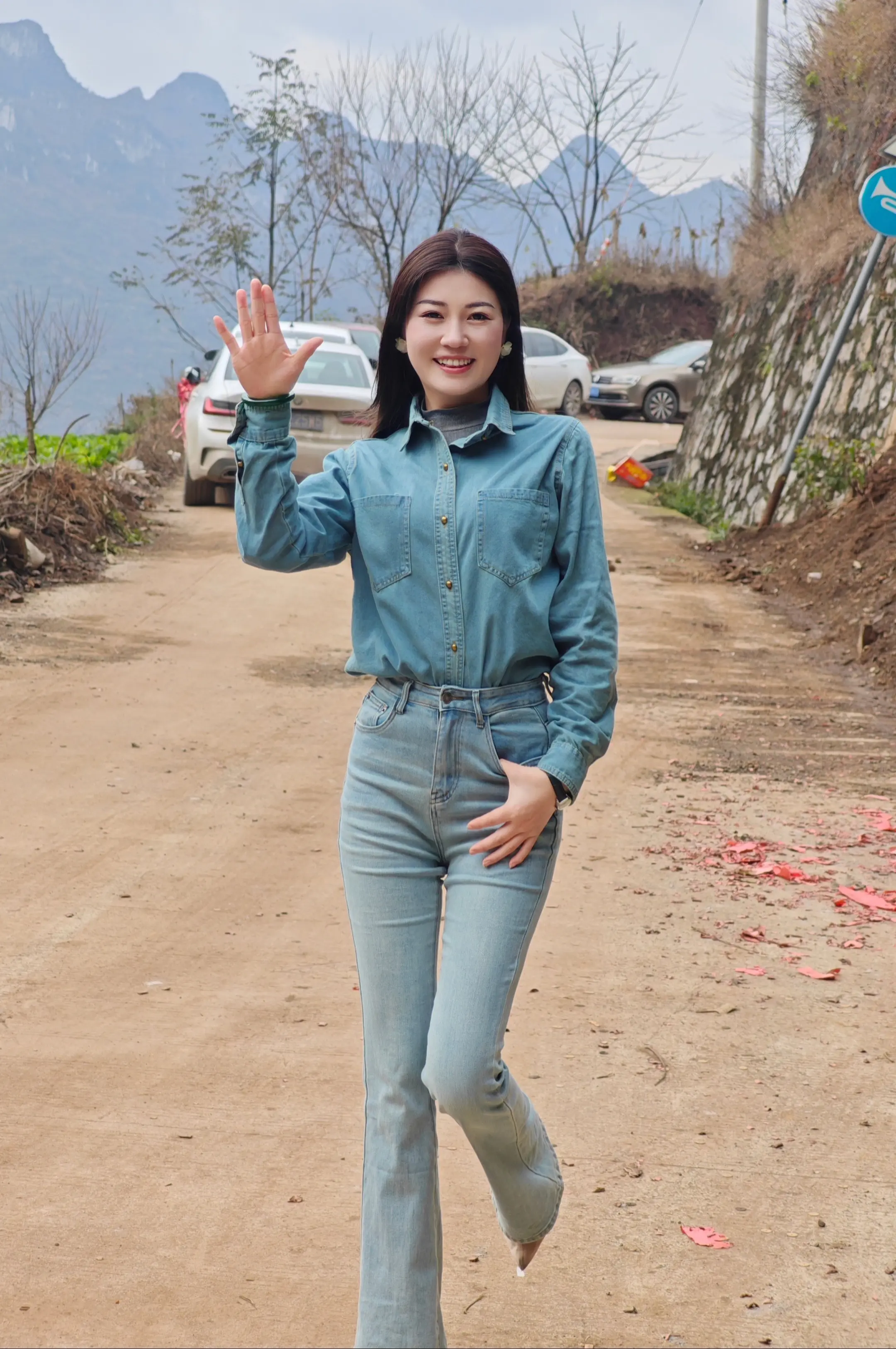 别人如何看你，是她的认知，不是你的问题，开心至上。