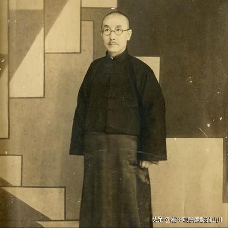 1948年，曾经开着汽车在光天化日之下奸淫妇女，活生生踢死佣人的国军中将王泽浚，