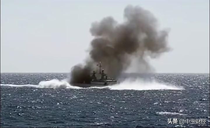 战争这玩意儿，真的是太残酷无情了。就说美军刚击沉的伊朗“贾马兰”护卫舰，那画面想