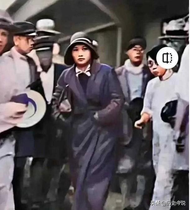 1931年宋庆龄奔丧旧照：素衣藏悲，一眼惊艳，道尽对母亲的半生深情
 
阅读此文