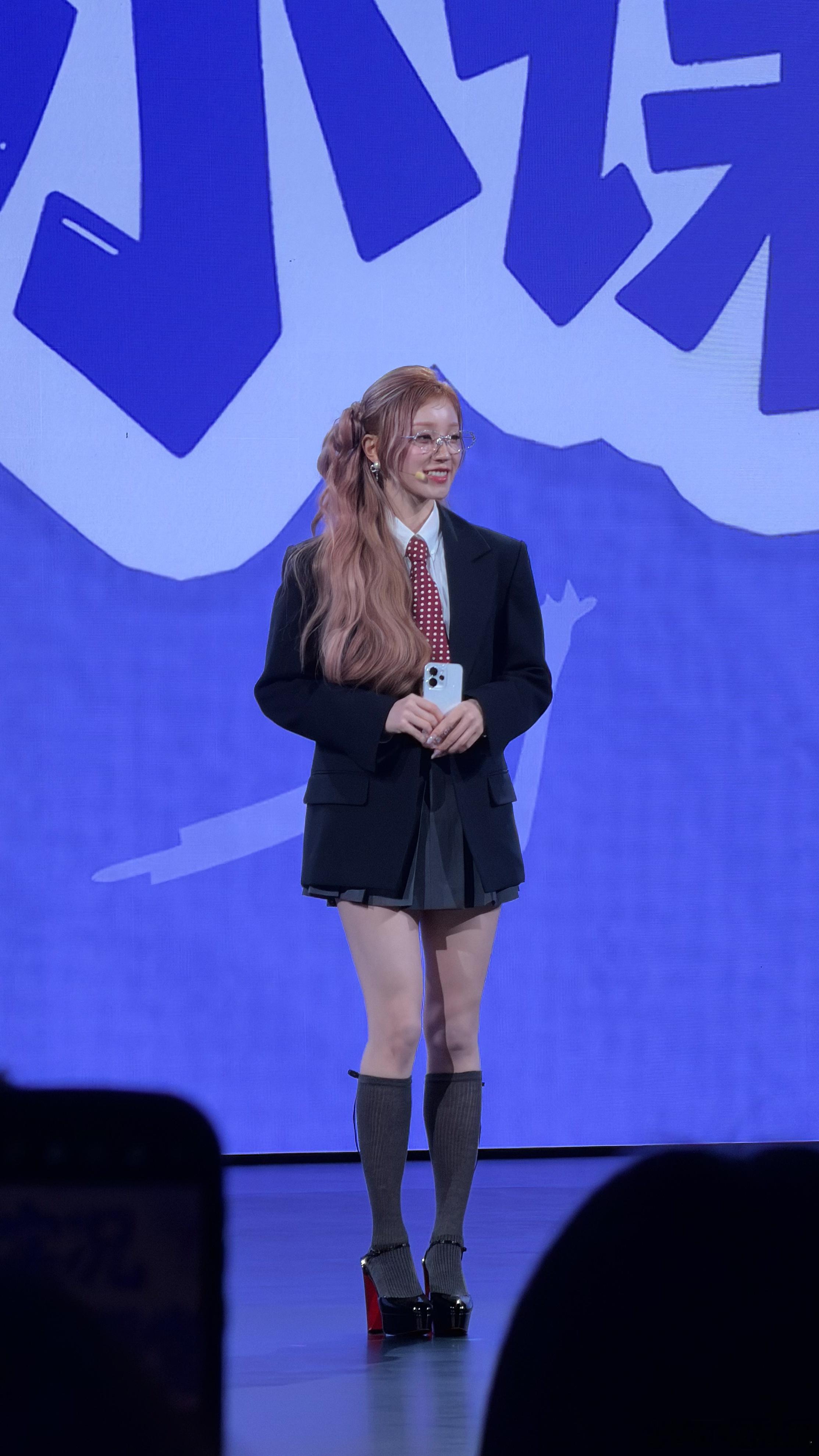 在发布会看到了雨琦弟弟，又蹦又跳好可爱！稍稍弥补了我昨天没去五月的上海演唱会尾场