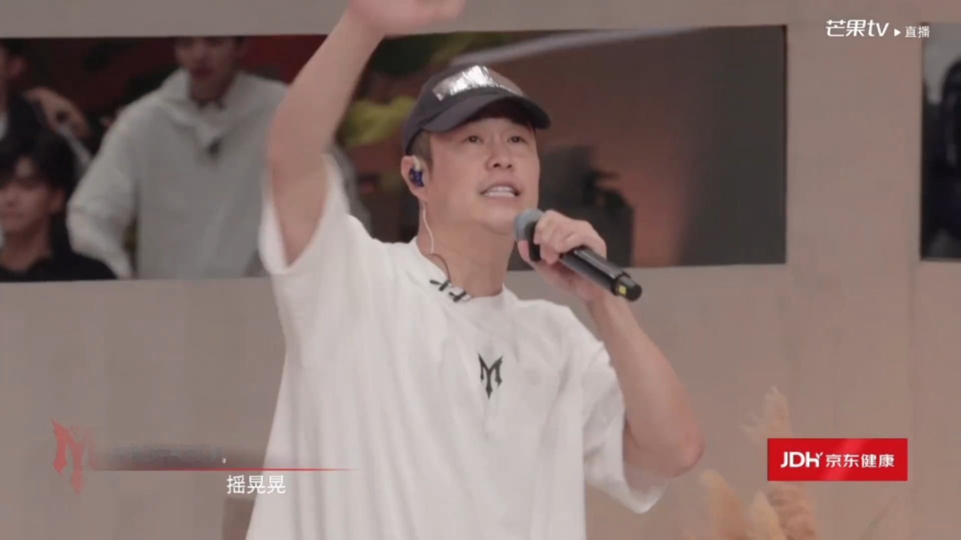 小沈阳跳舞这几下子好心酸小沈阳你划拉啥呢真的很佩服小沈阳的拼劲✨明明不是舞蹈强项