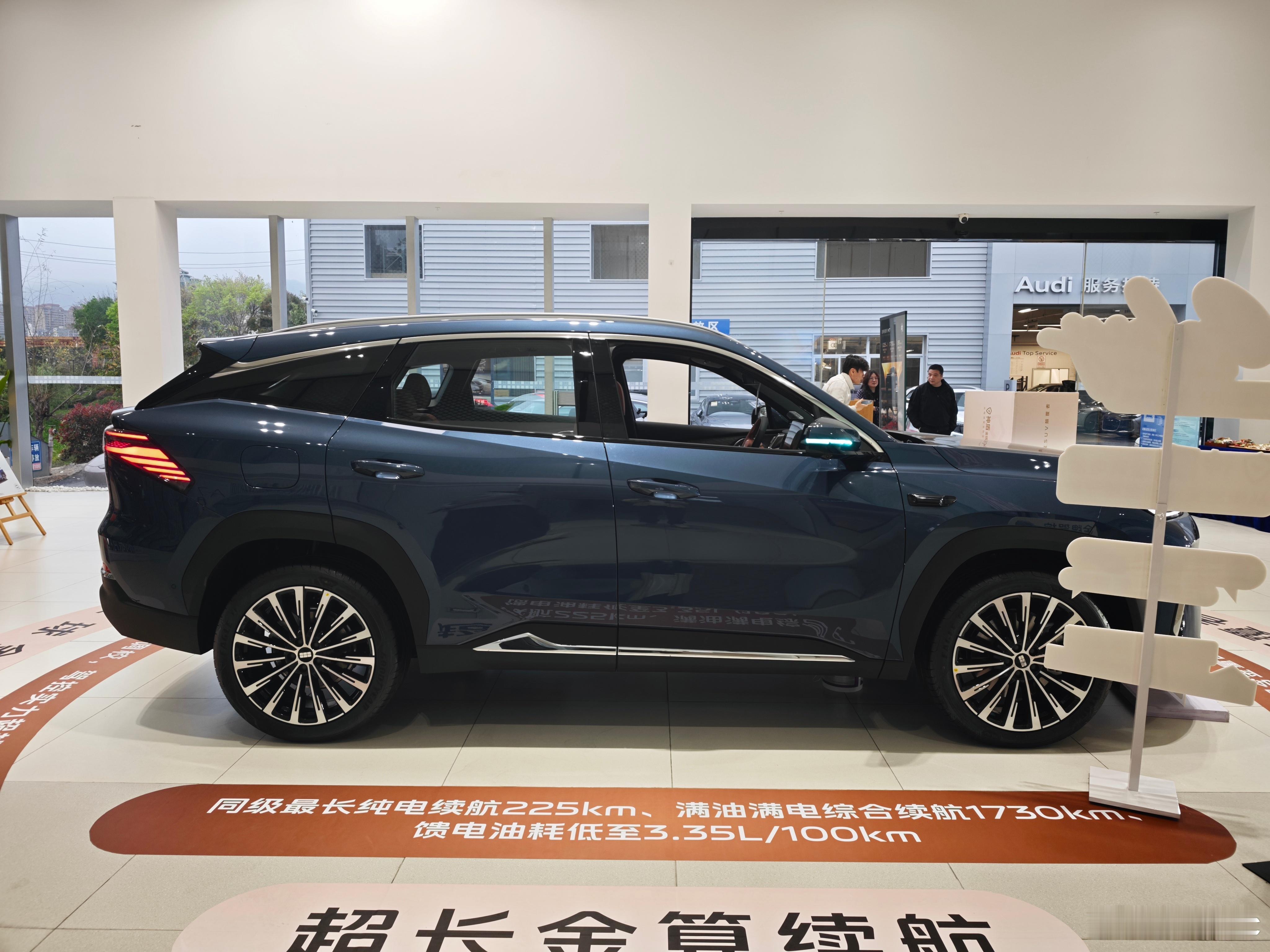 看样子，银河M7其实有点L7升级版的感觉，看起来终于更能让大部分人喜欢了，毕竟L