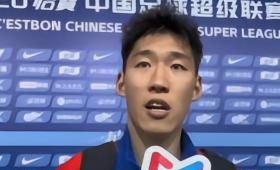 上海申花与武汉三镇的2-2战平，正如朱辰杰所言，球队展现了拼搏精神。在现有条件下