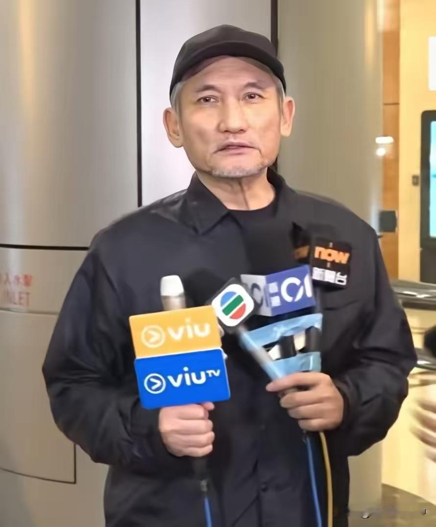 终于搞懂了
 为啥最后是徐克出面，向媒体公布施南生离世的消息，其实原因很简单。