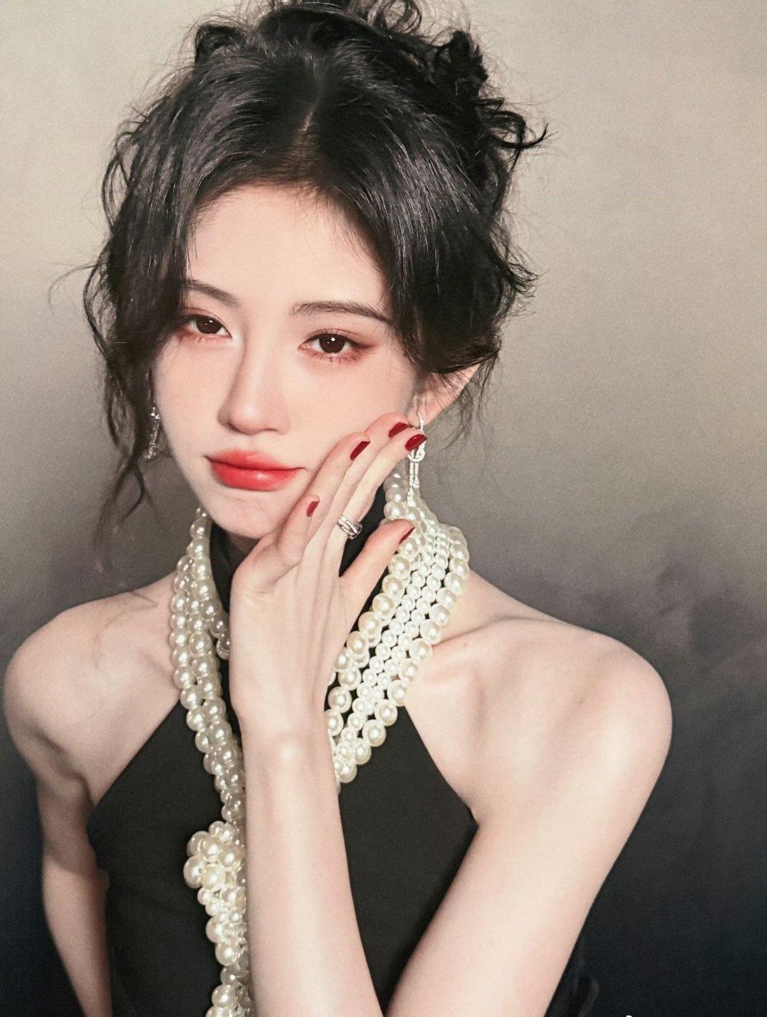 jjy鞠婧祎来战jjy鞠婧祎盯镜头这几秒 jjy珍珠美人鞠婧祎 

 世间不堪，