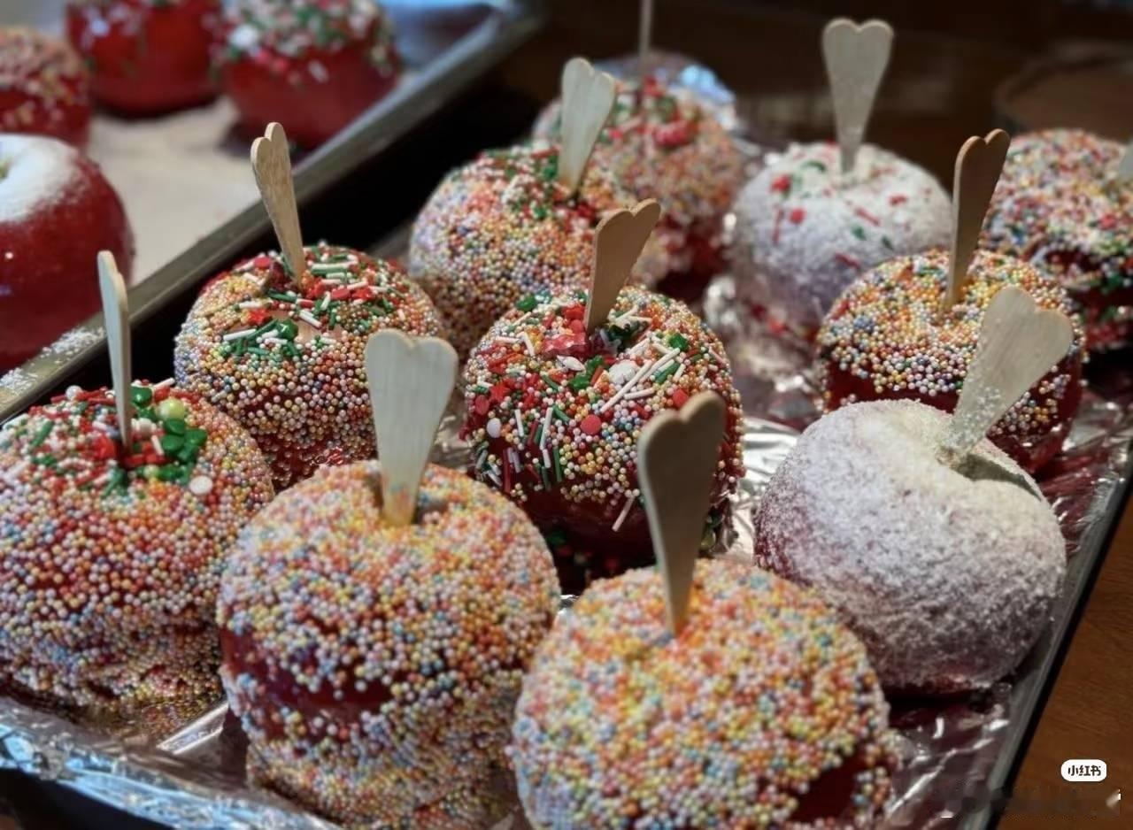 糖霜苹果 人民日报评美国斩杀线