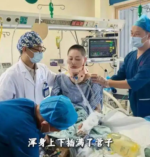 从35楼坠落还能生还！时隔一年网红晚安安宣布回归。其实她只不过是一个十几万粉丝，