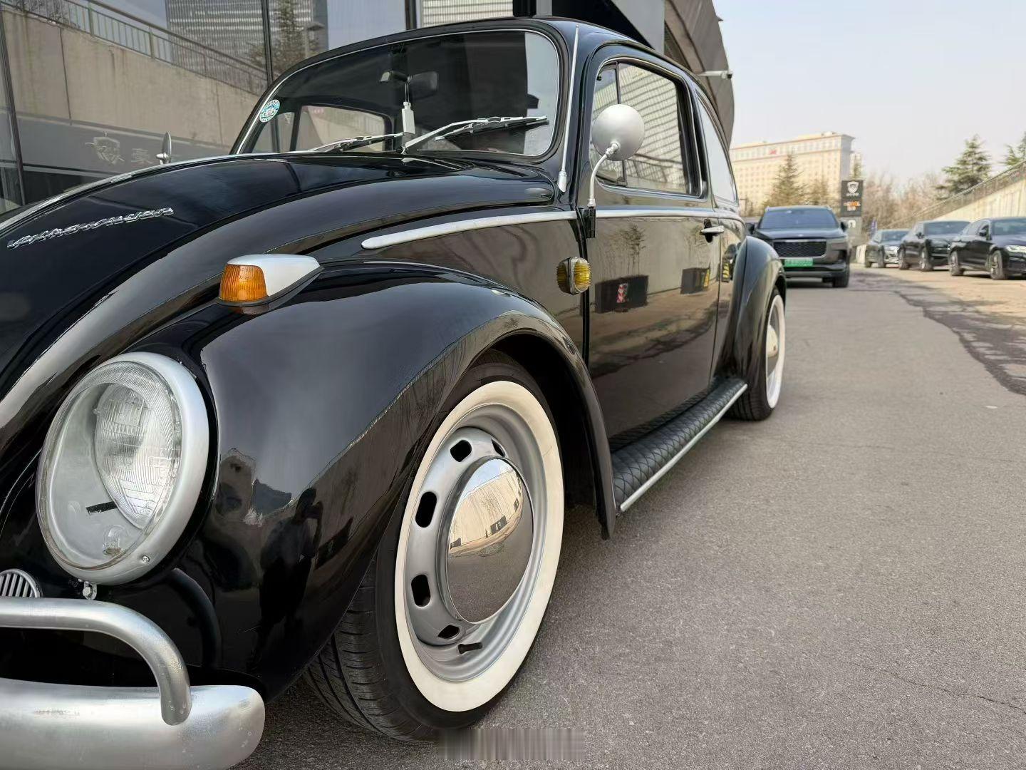 一代甲壳虫，稀有收藏品种～1983年的大众甲壳虫，蓝牌上路，国内屈指可数的有路权