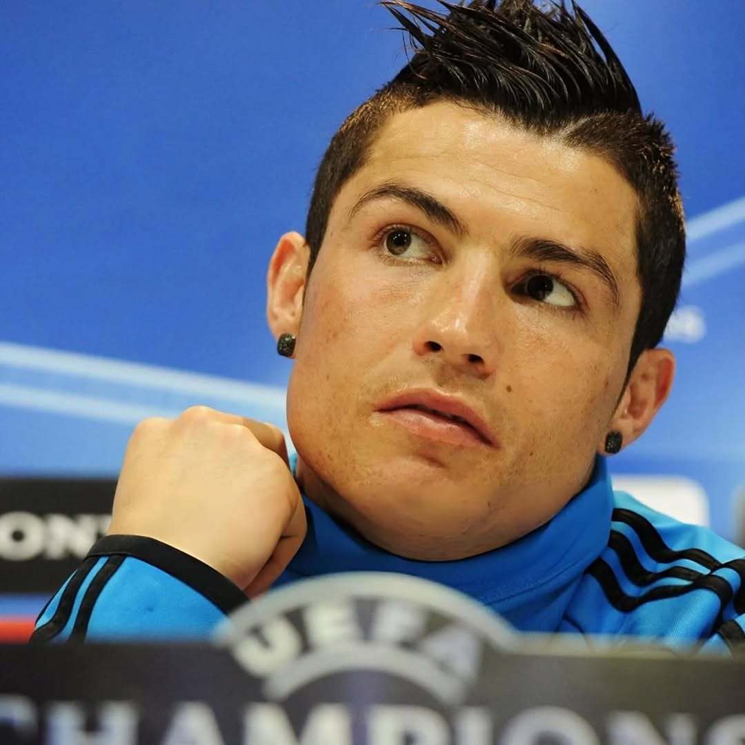 C罗c罗 是漂亮的洋葱头诶欧冠赛前发布会 