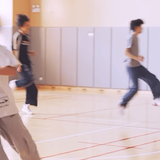 高抬腿跑步走 