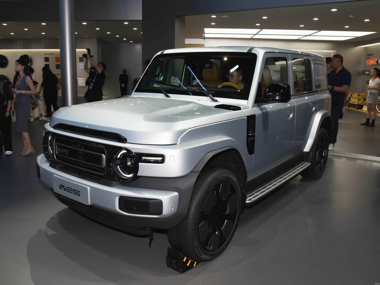 V25硬派SUV实拍
    成都车展奇瑞iCAR V25首发亮相，个性十足的方
