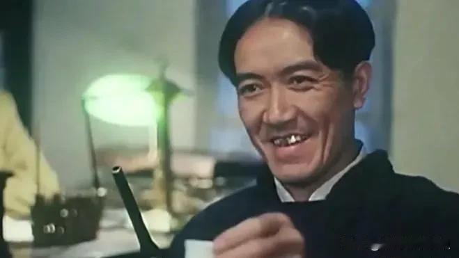 他被骂“汉奸”，却从日军手中夺回20多名姑娘。1951年含冤赴死，28年后英雄之