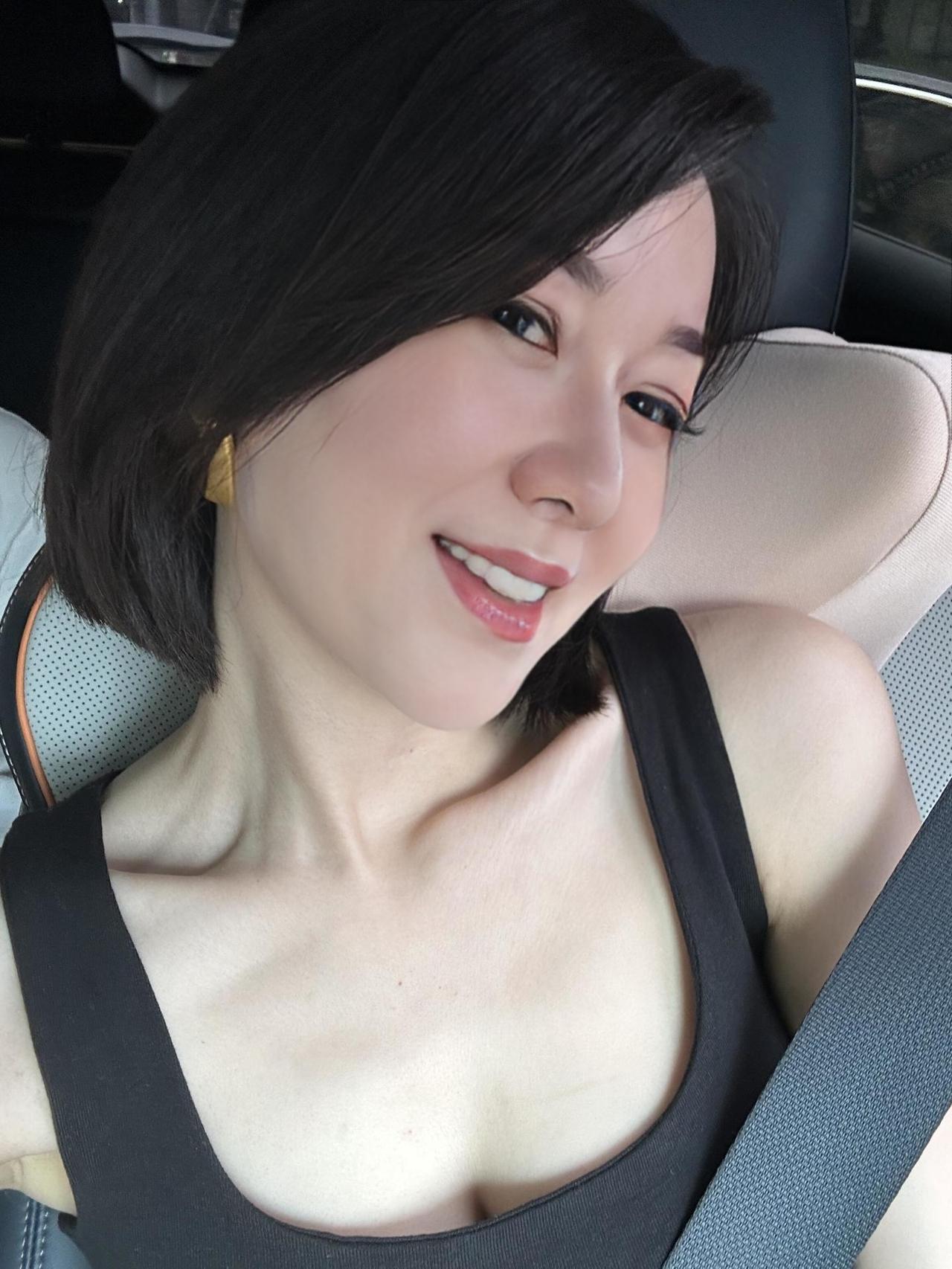 身为40岁大龄剩女，夜深人静时，孤独常伴左右。我内心深处渴望有个家，有个他，一起