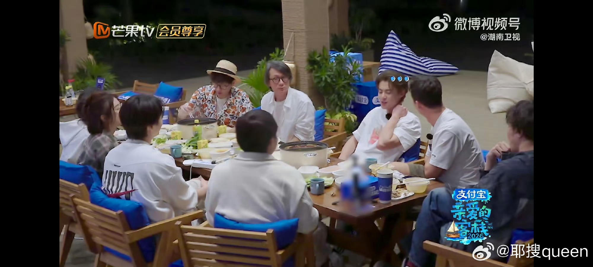 王鹤棣自曝拍重场戏会发抖王鹤棣讲述拍重场戏时肾上腺素拉满，身体都控制不住发抖！这