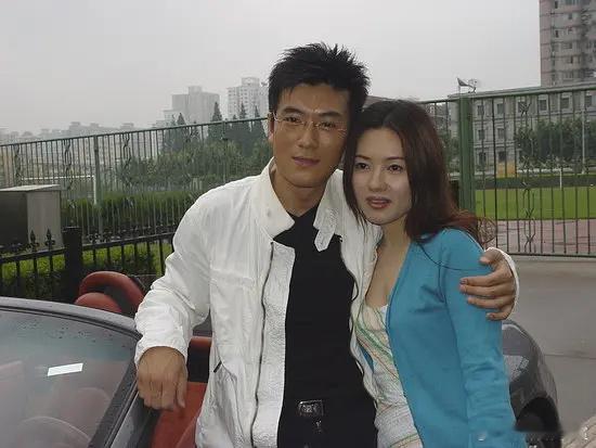 杨子 以前在天涯论坛有个title 鞋拔教主他年轻那会儿就找李若彤 李丽珍和自己