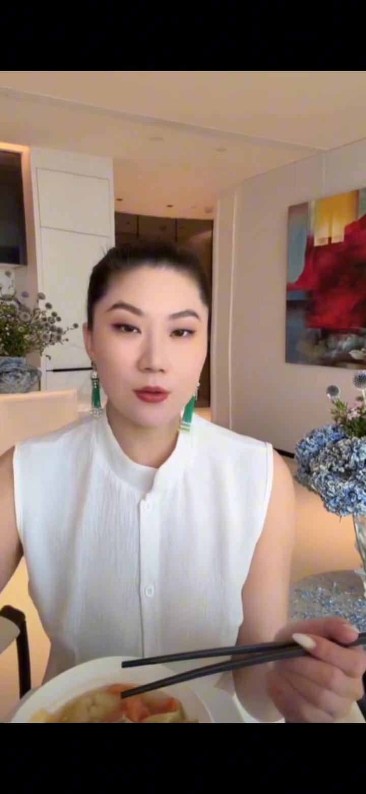 当然不解不遗憾，你放心吧。如果我找到我的另一半，我六十岁也会拥有我自己的孩子，也