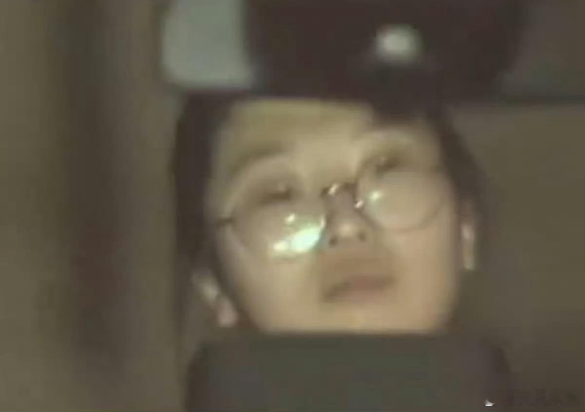 这位韩国大学生，上课掏出铁锤，连锤8位日本同学 