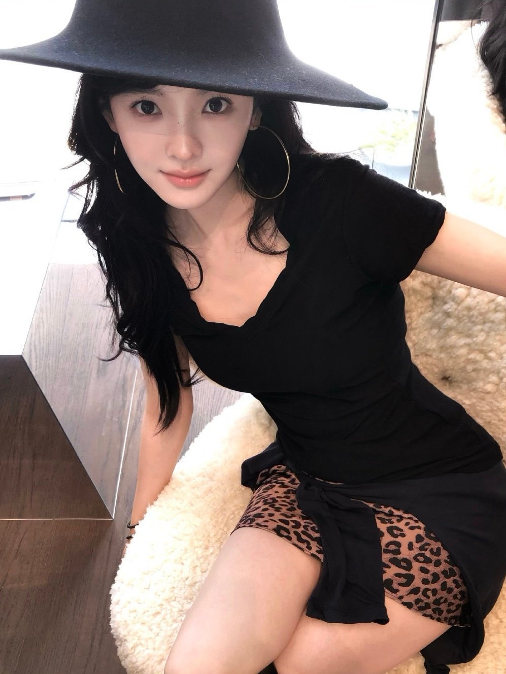 每一张都是可以直接拿来当头像的程度章若楠这么神的图温俊一下发了48张 ​​​