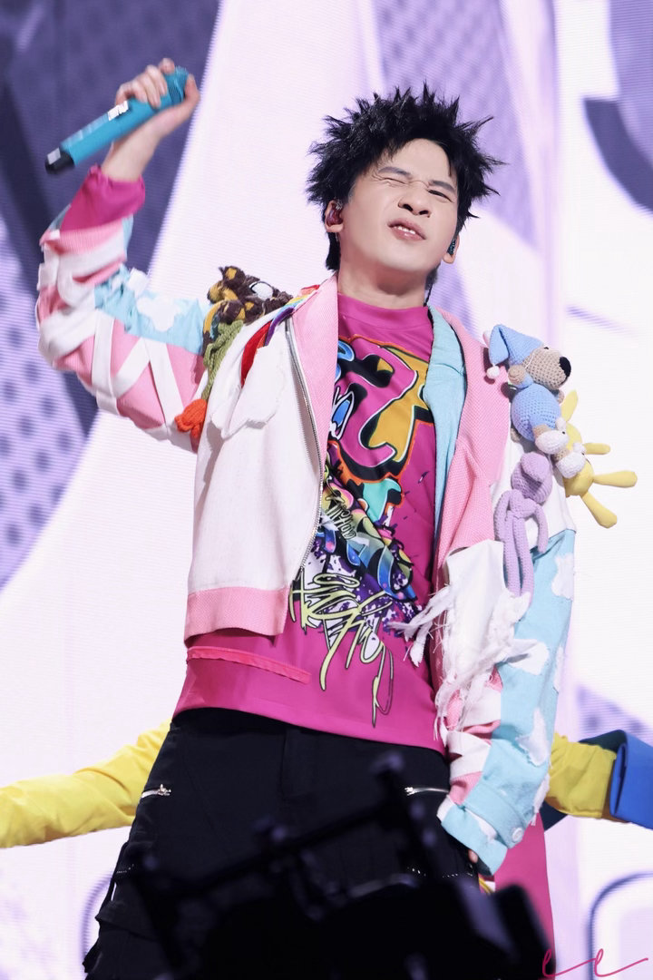 大张伟郑州演唱会官宣大张伟官宣演唱会 谁懂啊！大张伟「我们伟大的人生」郑州站官宣