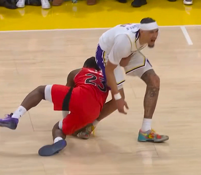 直接攻鸡啊？湖人