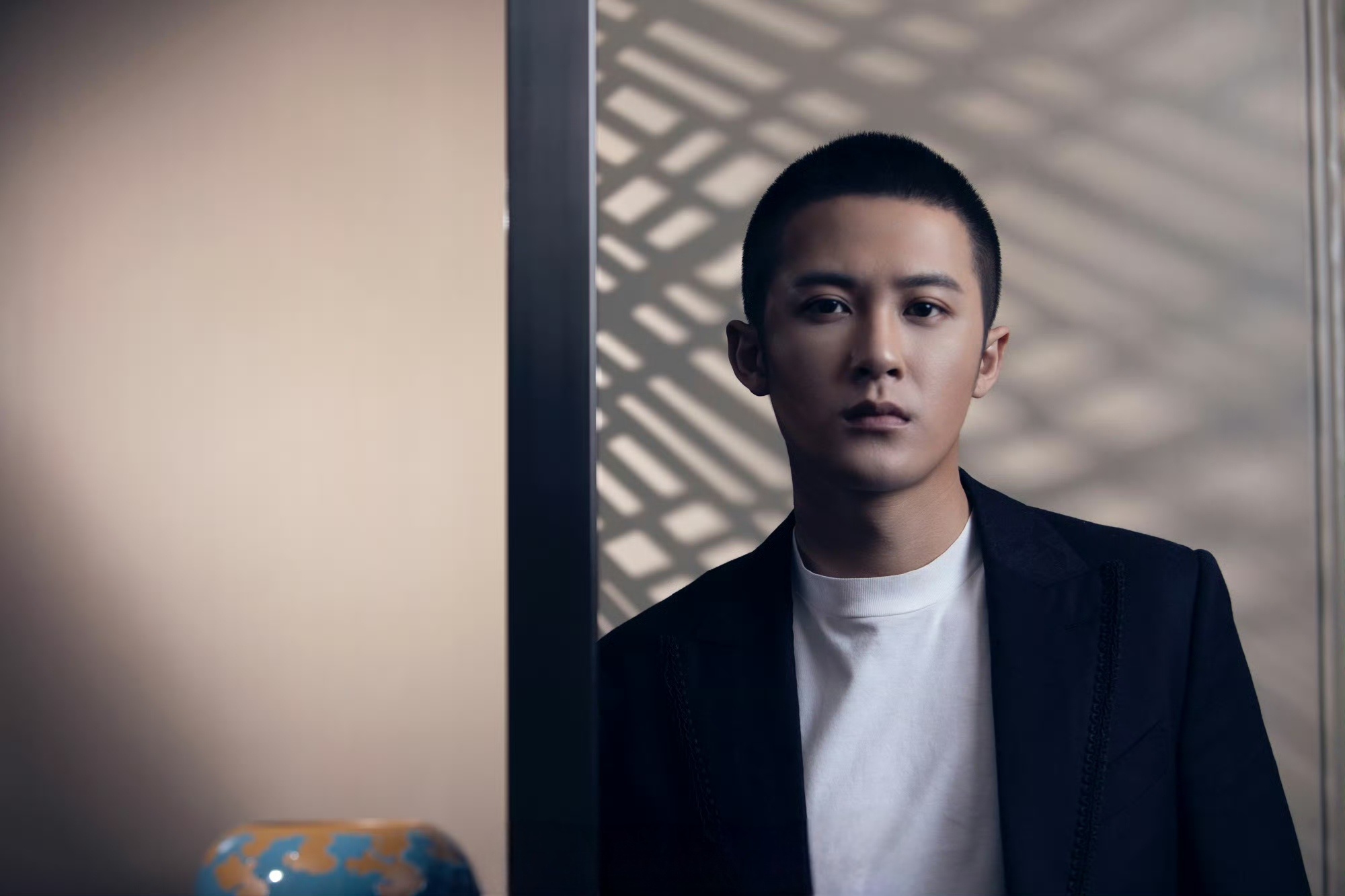 检验真帅哥的寸头，真的很帅啊檀健次谢却山 ‖檀健次何不同舟渡