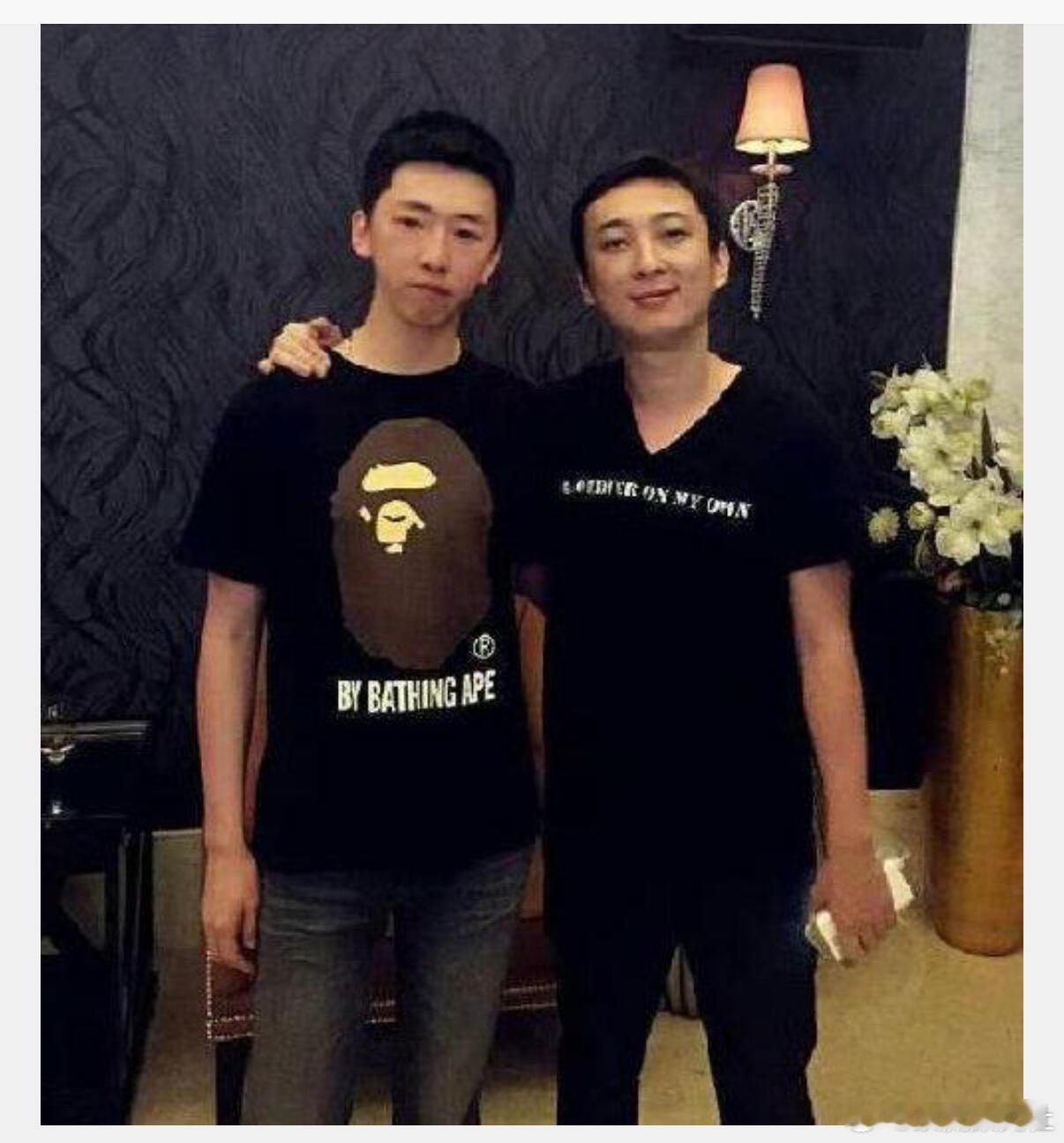 这个是葛夕第一次见到留几手的样子吗？黑色T恤➕猩猩，跟网上他怼天怼地犀利的风格不