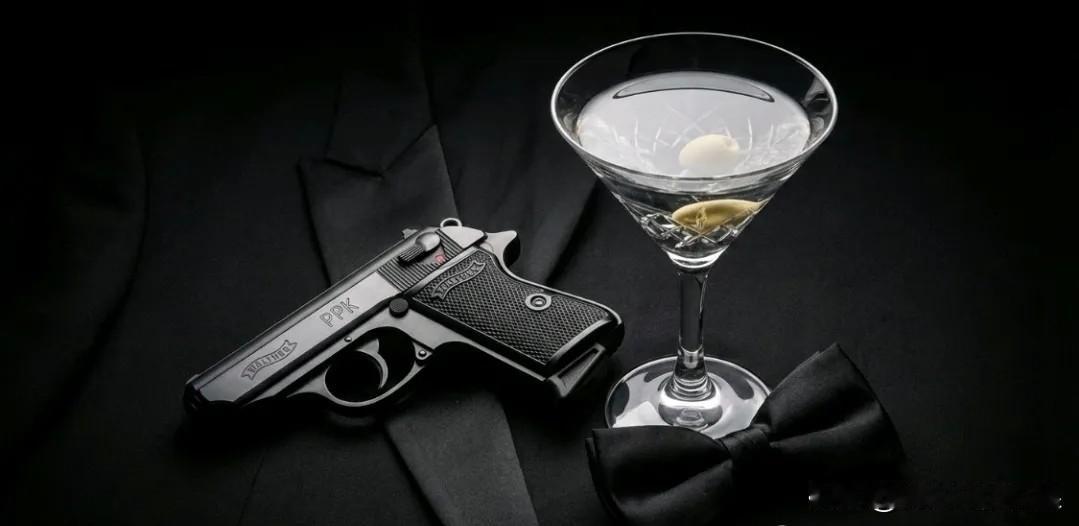 它是007的优雅“杀器”，也是希特勒的最后归宿：这把小手枪，装下了半个世纪的爱与