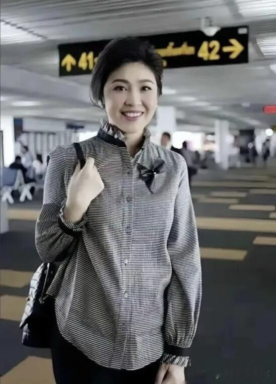 这才是真正的东方美女，国色天香，珠圆玉润，笑靥如花，气质典雅，貌美如花，长得太好