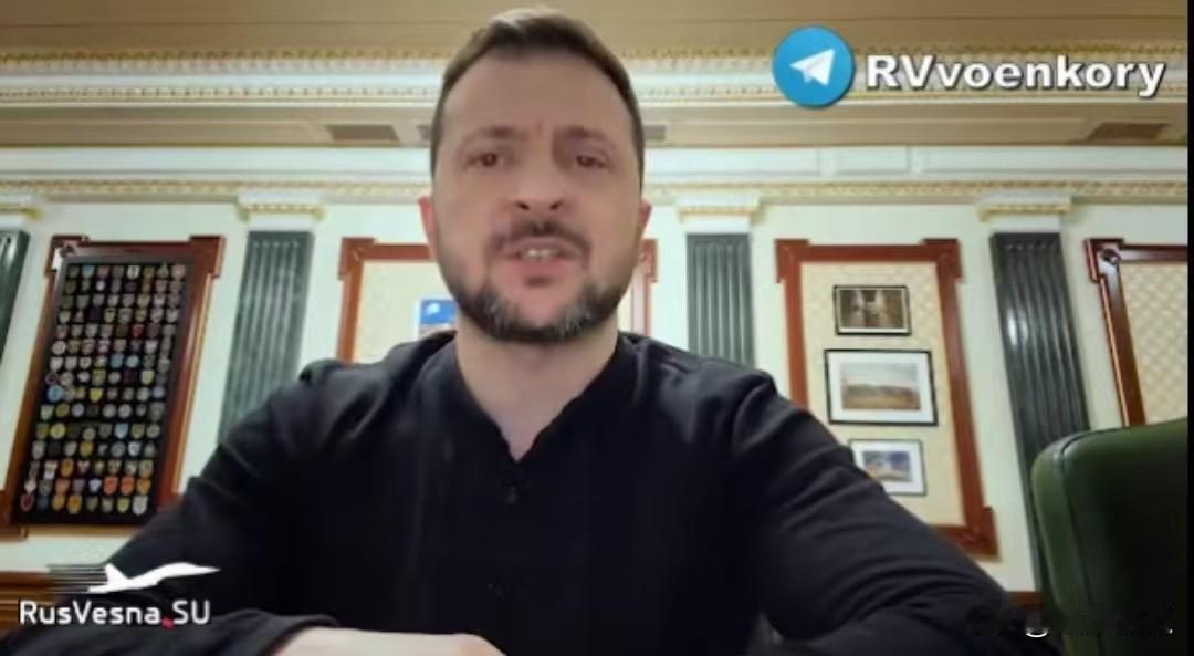 泽连斯基仿佛看到了雪崩。11月15日，朔尔茨主要邀请普京通话，双方谈了关注的乌克