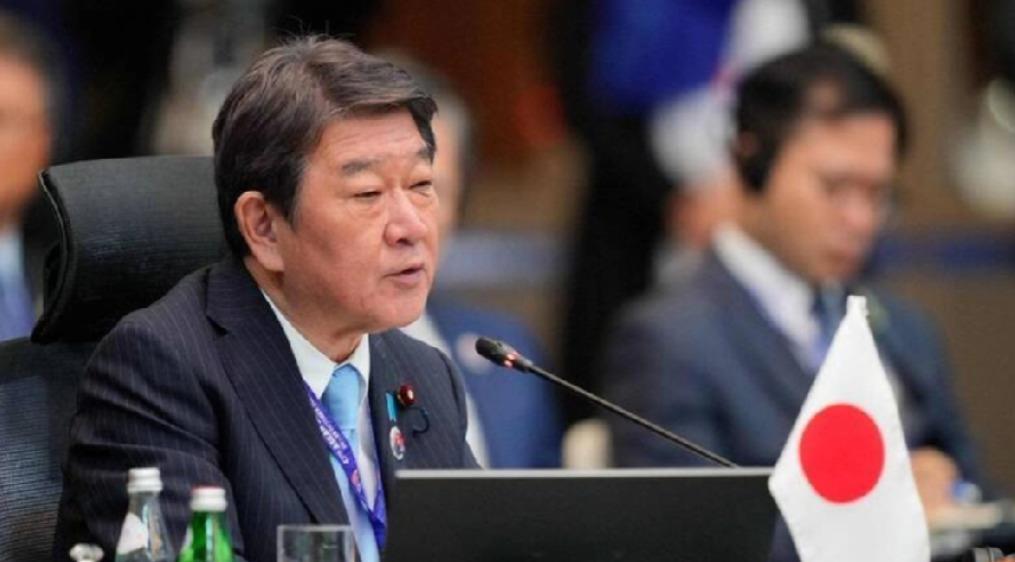 普京登上南千岛群岛的伊图鲁普岛（日本称“择捉岛”），日本政府“强烈抗议”。
外相
