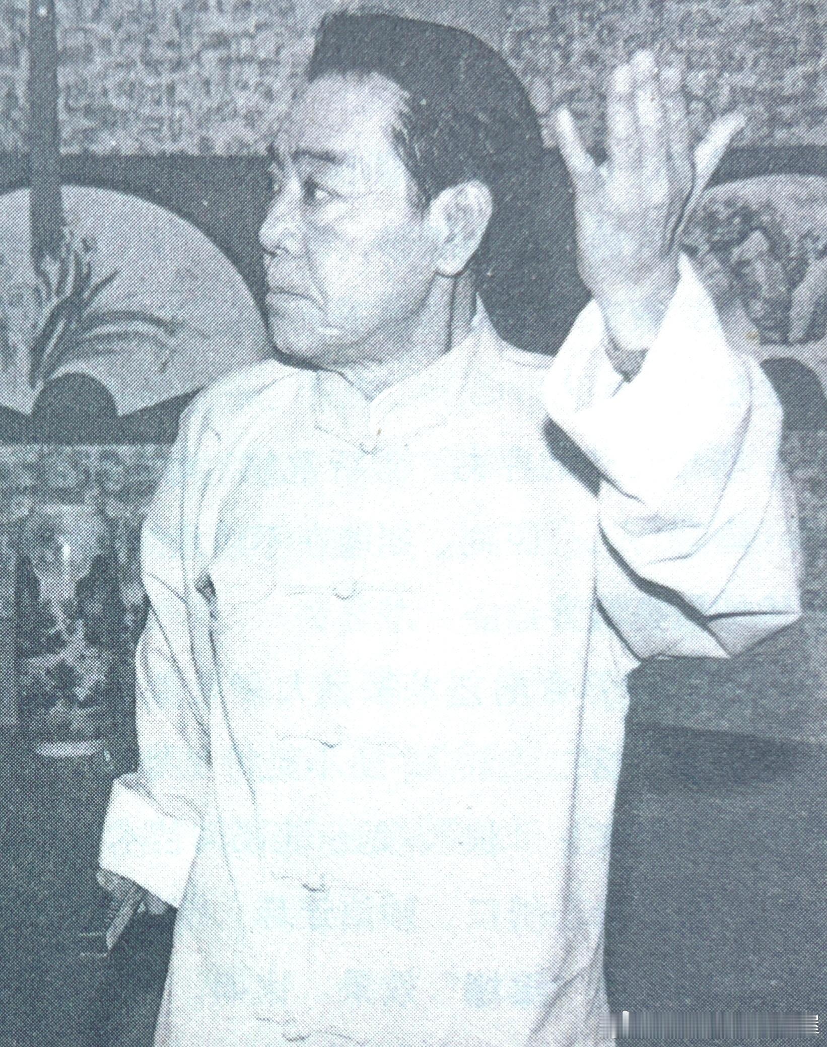 90年代评书表演中的单田芳历史影像