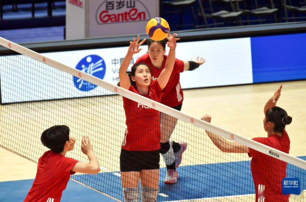 中国女排2026年世界女排联赛中国女排昨天训练和出席活动的图片 新华社 卢炳辉摄