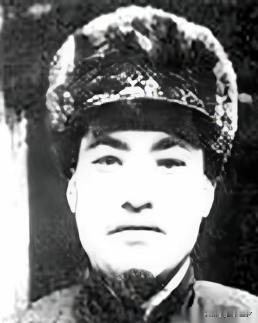 1937年甘肃，马家军旅长马禄，抓到了红三十军的参谋长黄鹄显。他没上报，没用刑，