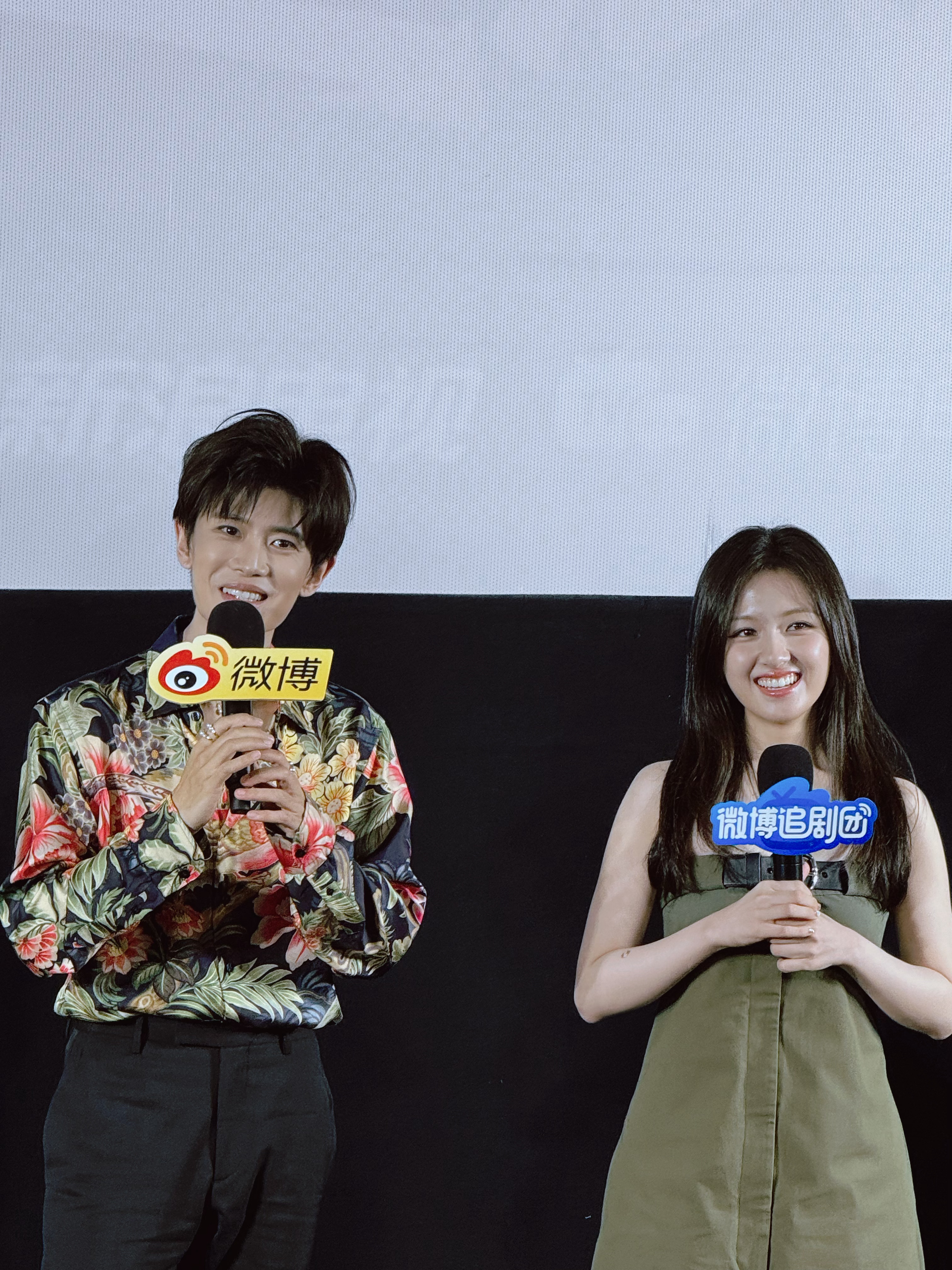 #任嘉伦 e人手办#不得不说，他们cp感好强啊哈哈哈哈哈哈哈！！ #任嘉伦 好乖