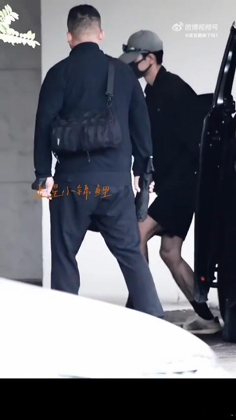 新剧谍报上不封顶上午杀青 现在就回到北京了 顶流的行程就是这么满肖战已返回北京肖
