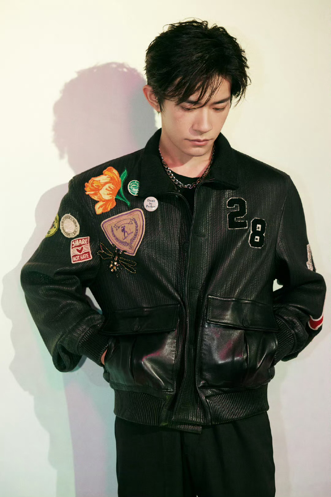 玺子弟弟时尚大片#易烊千玺重游山野# #易烊千玺开工花絮# ​​​