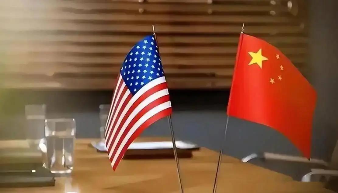 现在美国人开始羡慕中国制度了。有美国学者这么概括：美国是资本控制国家，国家听资本