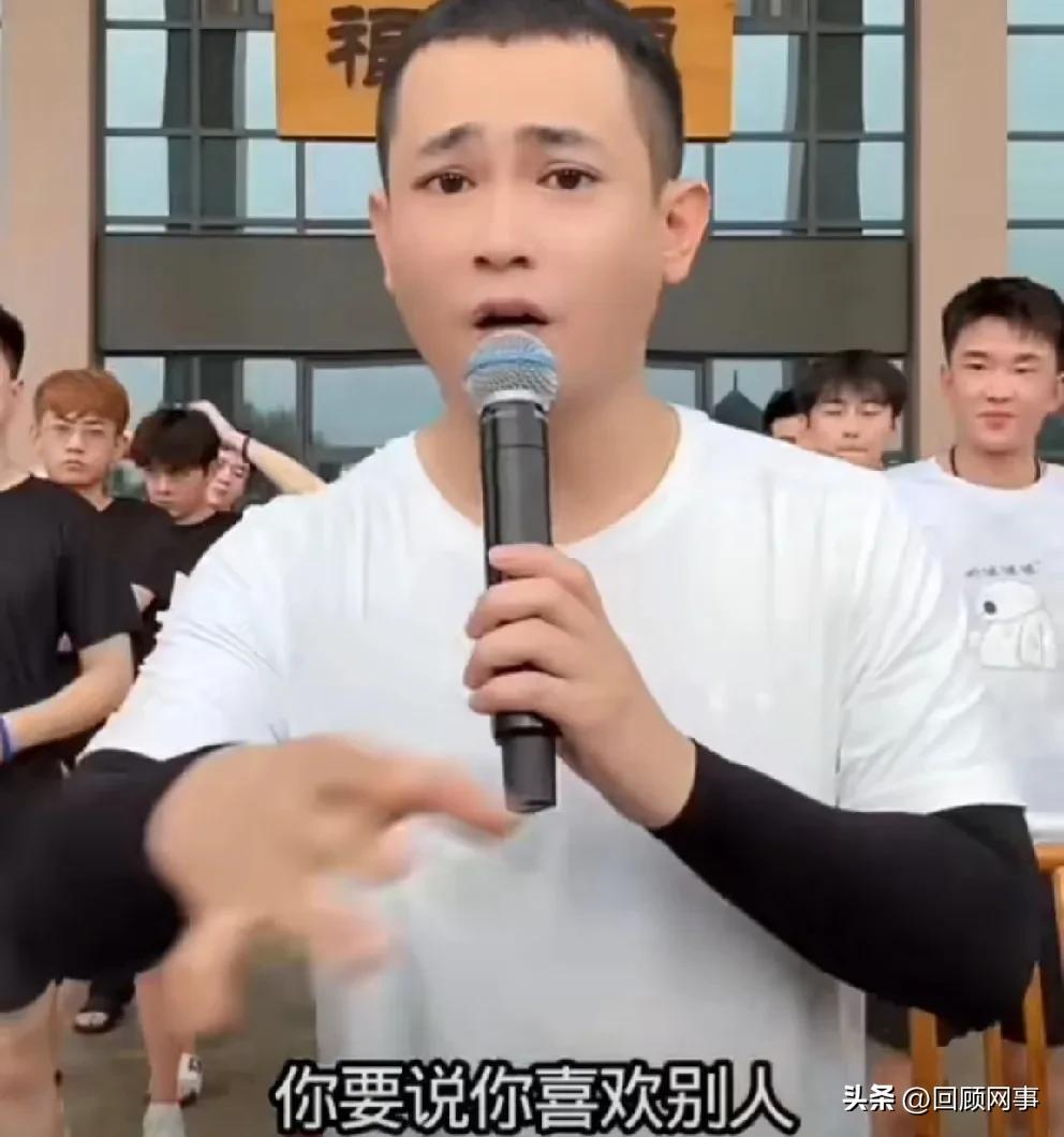 吴迪霸气护妻，我媳妇挺好，招黑体质。

                文静下午