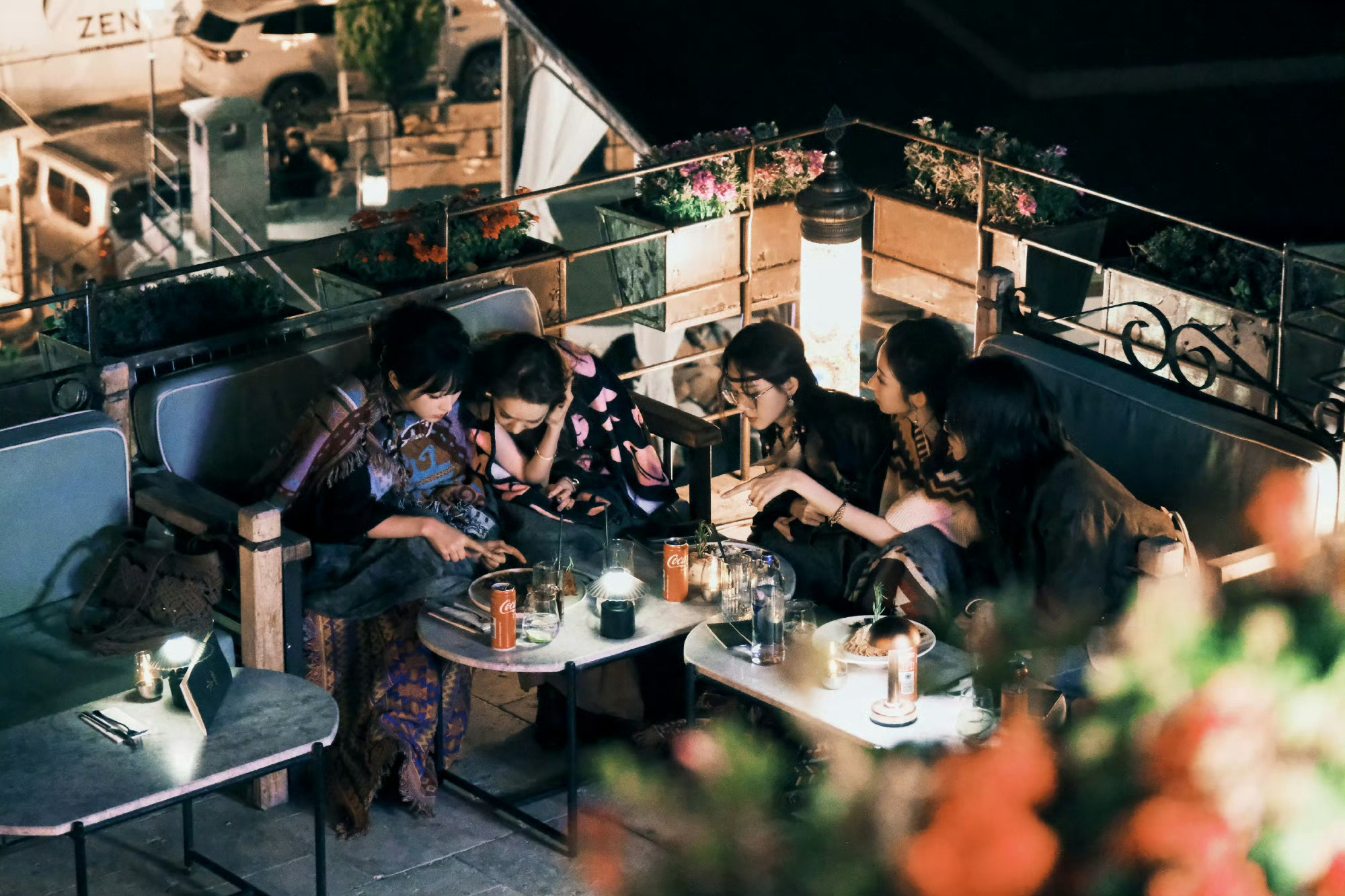 李一桐音感好准啊敲杯子很快能找准音调，这个天赋点好厉害[拜托]桐桐还有多少惊喜是