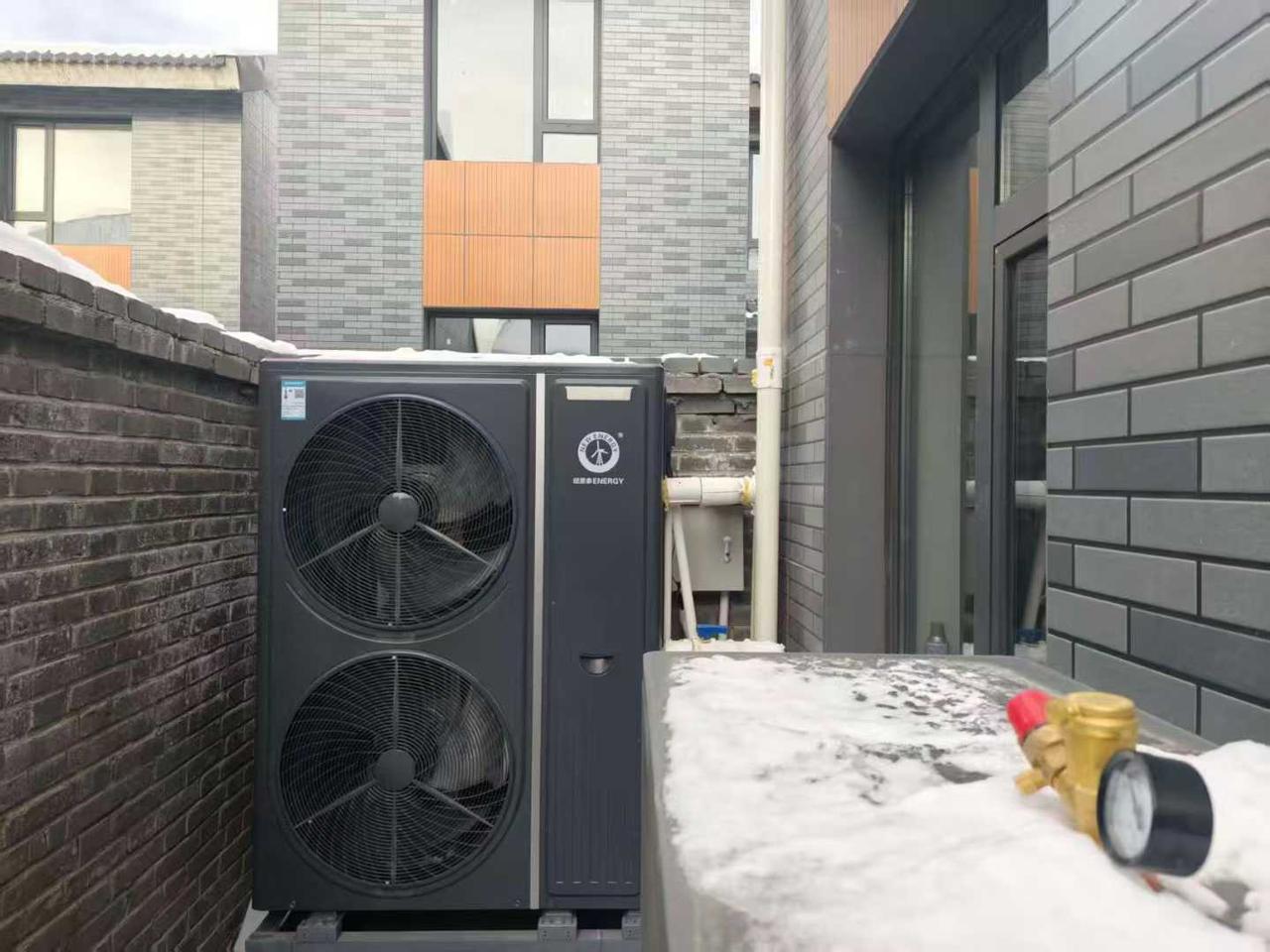 比空调更能抗，制热更强！空气能凭什么做到
 
一到冬天，普通空调在低温下就“力不