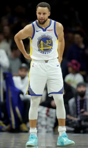 勇士赢爵士：库里的单节20+追梦又被罚下库里单臂扣篮