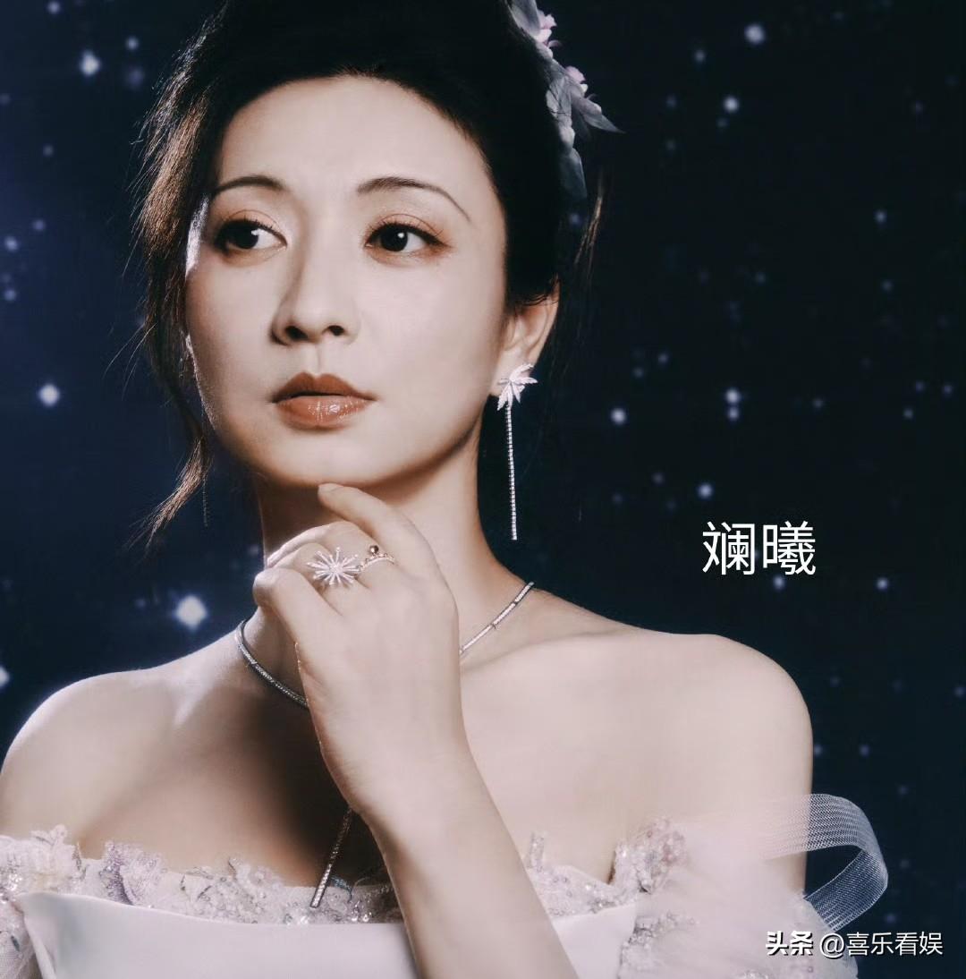 斓曦，高调发文！
 
3月31日一大早，“眉姐姐”斓曦突然在社交平台更博，专门给