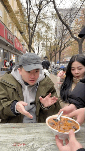 #张大大当一天河南人能有多快乐# 快来看张大大一条视频，告诉你在河南体验，当一天