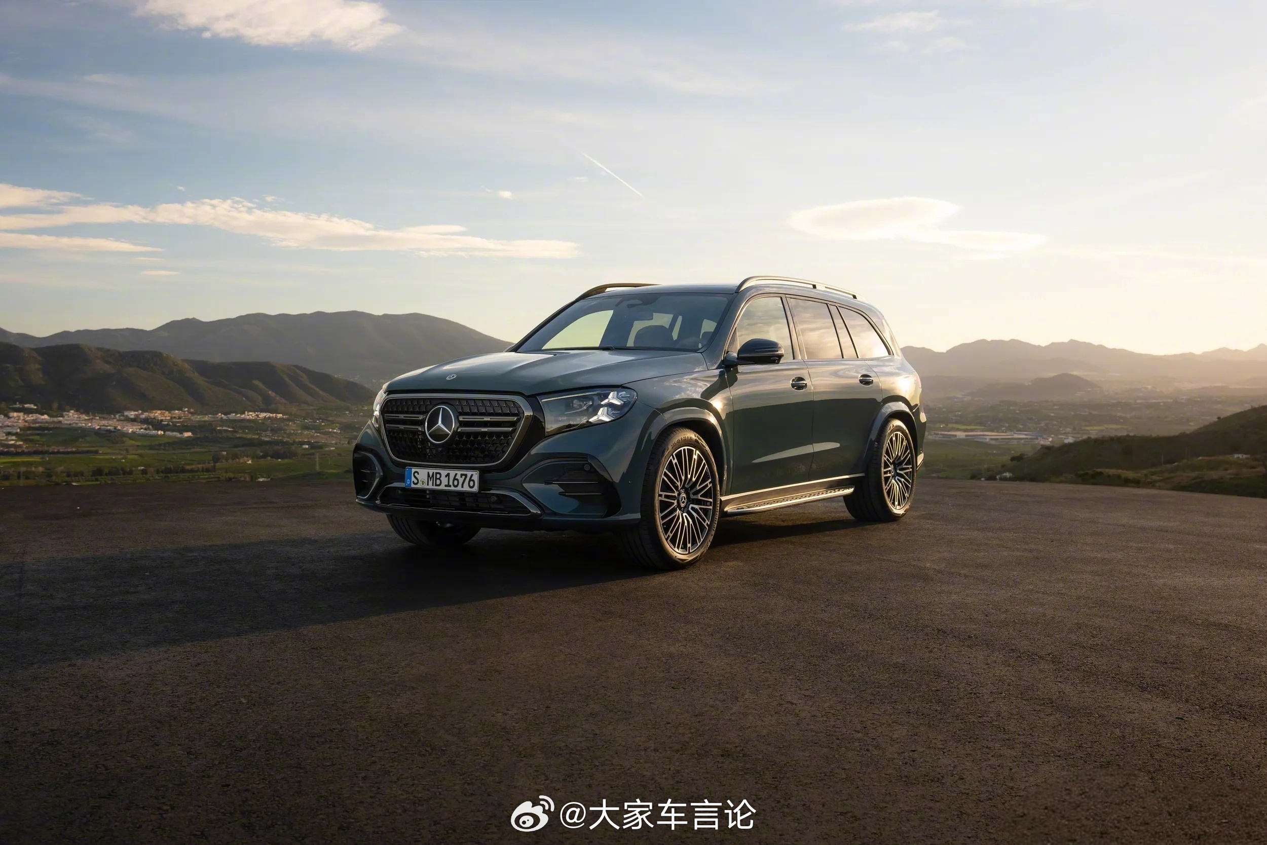 奔驰GLE家族携新款GLE、GLE Coupe、GLE 53 Hybrid 一同