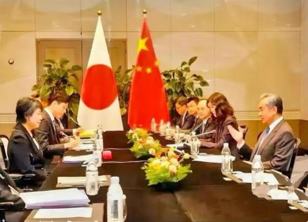 日本人直言“在中国不用学中文”？国人怒了！
包容从不是惯着无礼

“在中国生活不