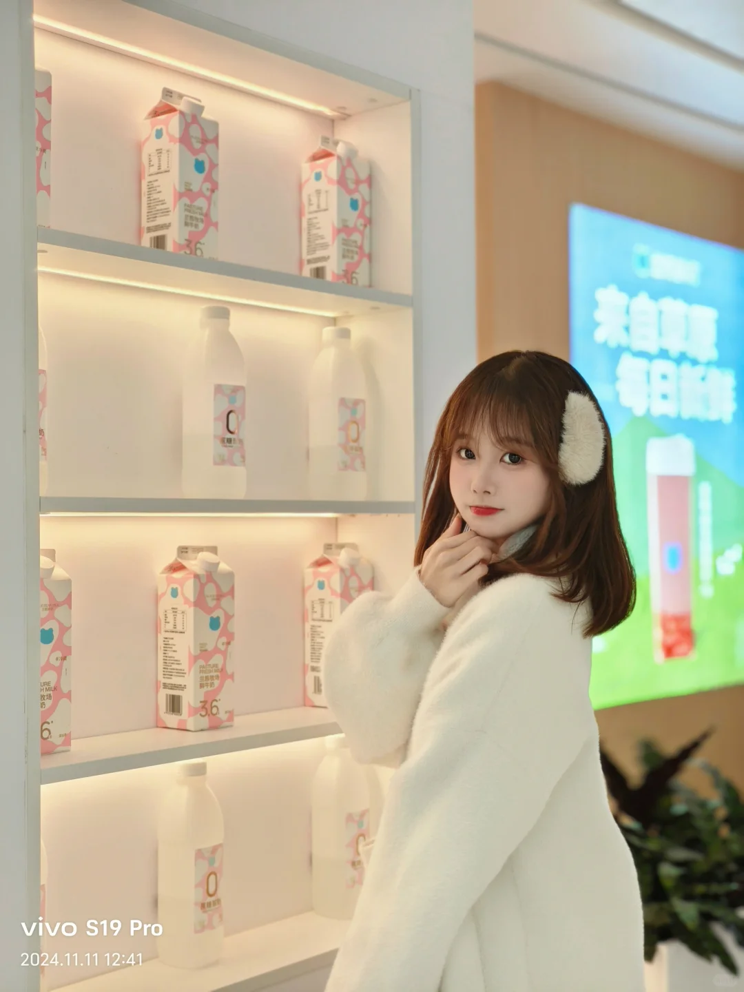 可爱漂亮的小师妹拍的我