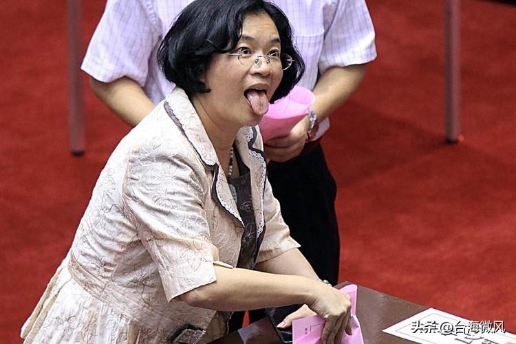 胳膊擰不過大腿！謝衣鳳王惠美首次與魏平政同台，彰化局勢或迎來緩和信號?
謝衣鳳、